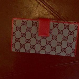 Gucci Wallet!